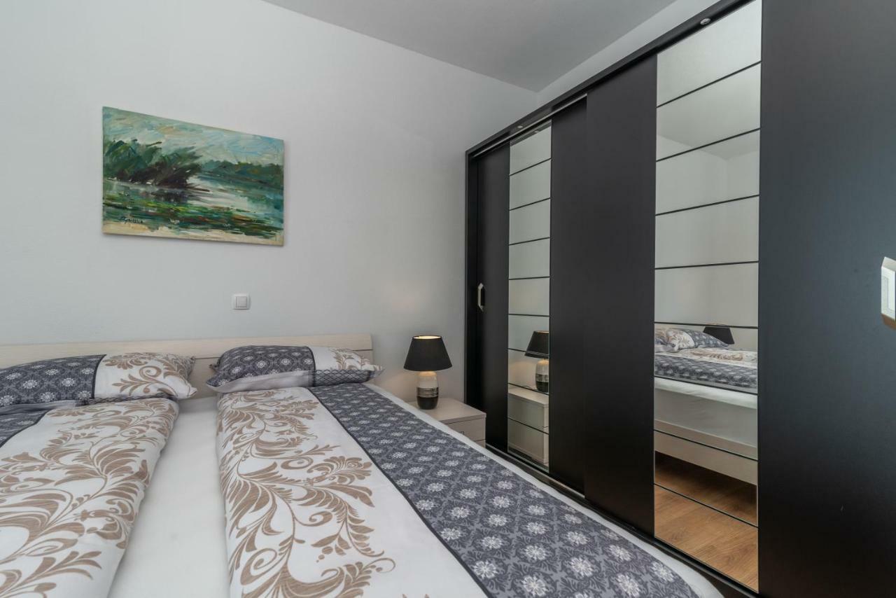 Villa Confido Luxury Apartment 01 Donji Seget Екстериор снимка