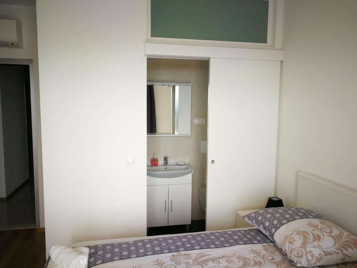 Villa Confido Luxury Apartment 01 Donji Seget Екстериор снимка